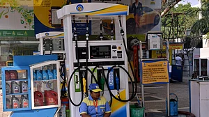 यूपी: लखनऊ में सीएनजी-पीएनजी की आपूर्ति प्रभावित, रूस-यूक्रेन युद्ध का असर