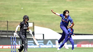 खेल की खबरें: सुनील नारेन ने T20 लीग में नई टीम के साथ किया करार और झूलन ने रचा इतिहास, बनाया ये रिकॉर्ड