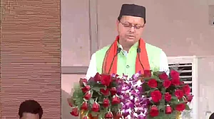 उत्तराखंड के 12वें सीएम बने पुष्कर सिंह धामी, इन आठ मंत्रियों ने भी ली शपथ