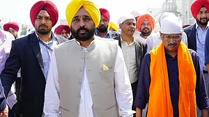 पंजाब में प्रचंड बहुमत के बाद AAP में कैबिनेट गठन बना जंजाल, होड़ के बीच बुधवार को अकेले शपथ लेंगे भगवंत मान