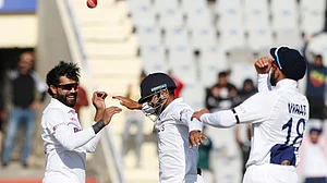 IND vs SL, 1st Test, Day 2: जडेजा के शतक से श्रीलंका के खिलाफ मजबूत स्थिति में भारत, स्टंप तक SL का स्कोर 108/4