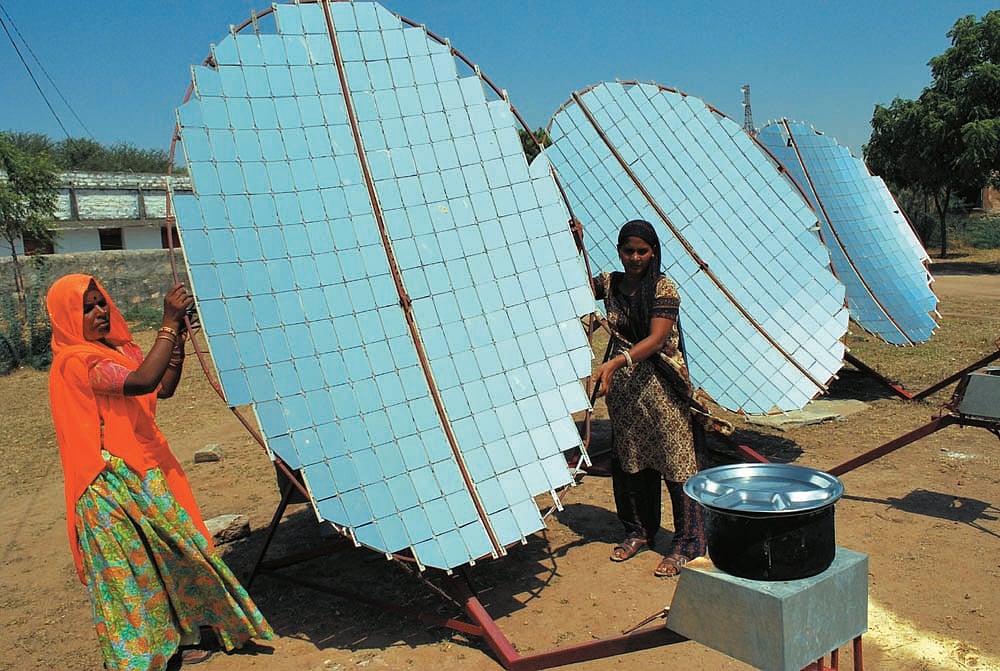 बेयरफुट कॉलेज - एक ऐसा खुला कैंपस जो बीते 50 साल से रचनात्मकता के साथ आत्मनिर्भर बना रहा है गांव वालों को