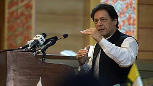 पाकिस्तान: 'पीएम इमरान के पास अविश्वास प्रस्ताव के खिलाफ है ये प्लान, विपक्षी हो जाएंगे हैरान'