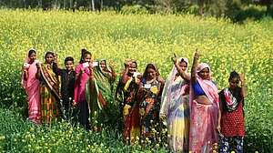 आकार पटेल का लेख: आखिर कौन से रोड़े हैं भारत के सभ्य और स्वतंत्र समाज बनने की राह में, और कितनी लंबी है राह!