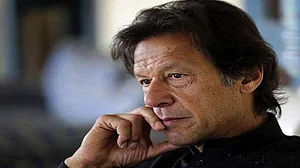 पाकिस्तान: 3 महीने में चुनाव कराने के इमरान के मंसूबों पर फिरा पानी! इन चुनौतियों के आगे चुनाव आयोग ने खड़े किए हाथ