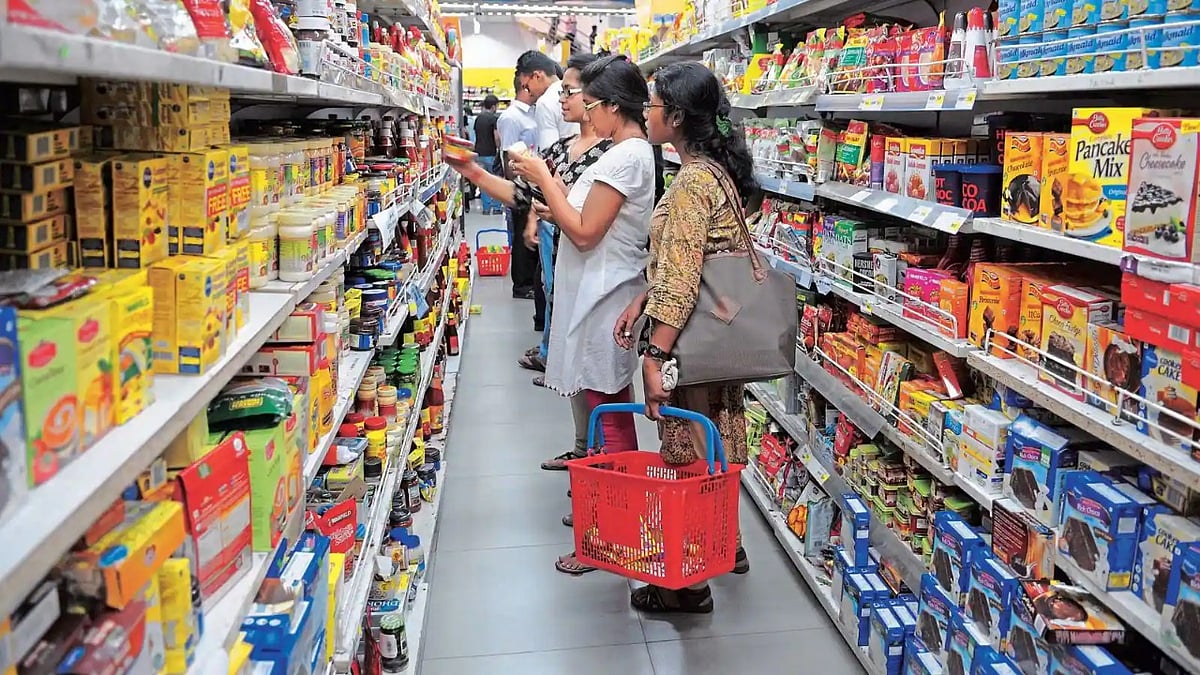 महंगाई ने तोड़ी आम आदमी की कमर! देश में जरूरी चीजों की खरीद में भारी गिरावट, रिपोर्ट में हैरान करने वाला खुलासा 