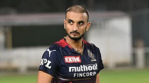 IPL 2022: RCB के तेज गेंदबाज हर्षल पटेल ने याद की संघर्ष की कहानी, अमेरिका में एक इत्र दुकान में करते थे काम