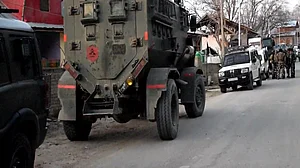 जम्मू-कश्मीर: कुलगाम मुठभेड़ में मार गए दोनों आतंकी निकले पाकिस्तानी नागरिक, जैश के लिए करते थे काम