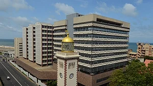 श्रीलंका: आर्थिक संकट के बीच राष्ट्रपति गोतबाया राजपक्षे ने नियुक्त किया नया केंद्रीय बैंक प्रमुख, बदलेगी स्थिति?