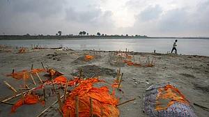 योगीराज में झूठ का साम्राज्य : मुआवजों से सामने आ गया कोविड से मौतों की संख्या का सच