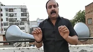 लाउडस्पीकर पर महंगाई गीतों की गूंज से लोगों ने पूछना शुरु किए सरकार से सवाल, मुंह छिपा रहे हैं यूपी के बीजेपी नेता