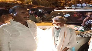 बिहार: गोलियों की तड़तड़ाहट से गूंजा सिवान, AK-47 से अंधाधुंध फायरिंग में एक शख्स की मौत, 2 घायल अस्पताल में भर्ती