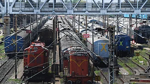 कोयला संकटः रेलवे ने मालगाड़ियों की संख्या बढ़ाई, रास्ता देने के लिए 670 पैसेंजर ट्रेन को किया रद्द