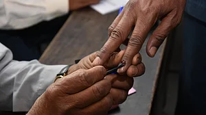 बंगाल उपचुनाव: आसनसोल और बालीगंज में मतदान जारी, बीजेपी उम्मीदवार ने लगाए ये आरोप