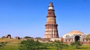 दिल्ली कोर्ट ने कहा- कुतुब मीनार के देवता पिछले 800 वर्षों से बिना पूजा के जीवित हैं, इन्हें 'इस तरह से जीवित रहने दें'