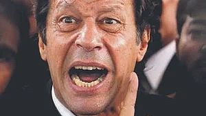 इमरान ने पाक सरकार को गंभीर परिणाम भुगतने की दी चेतावनी, कहा- मैं भ्रष्ट ठगों को संदेश दे रहा हूं...