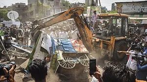 राम पुनियानी का लेख: खाड़ी के देशों से विरोध के स्वर और भारतीय अल्पसंख्यकों के हालात