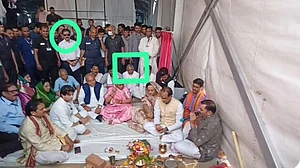 शिवराज के कार्यक्रम में दुष्कर्म और व्यापमं के आरोपी हुए शामिल, कांग्रेस ने तस्वीर जारी कर लगाए गंभीर आरोप