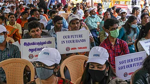 यूक्रेन से लौटे छात्रों ने भारत में पाठ्यक्रम पूरा करने की मांग, प्रदर्शन कर रखी ये मांगें