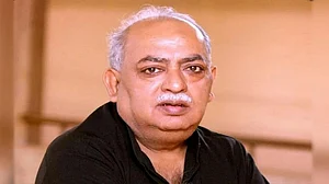 शायर मुनव्वर राणा की बिगड़ी तबीयत, अस्पताल में कराया गया भर्ती, डॉक्टर ऑपरेशन की कर रहे तैयारी