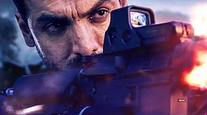 सिनेजीवन: इस दिन रिलीज होगी जॉन की फिल्म अटैक, नोट कर लें डेट और रणवीर की 'जयेशभाई जोरदार' को झटका