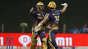 खेल की खबरें: KKR को झटका, बीच टूर्नामेंट में इस खिलाड़ी ने छोड़ा साथ और NCB ने जारी की सेंट्रल कॉन्ट्रैक्ट की लिस्ट