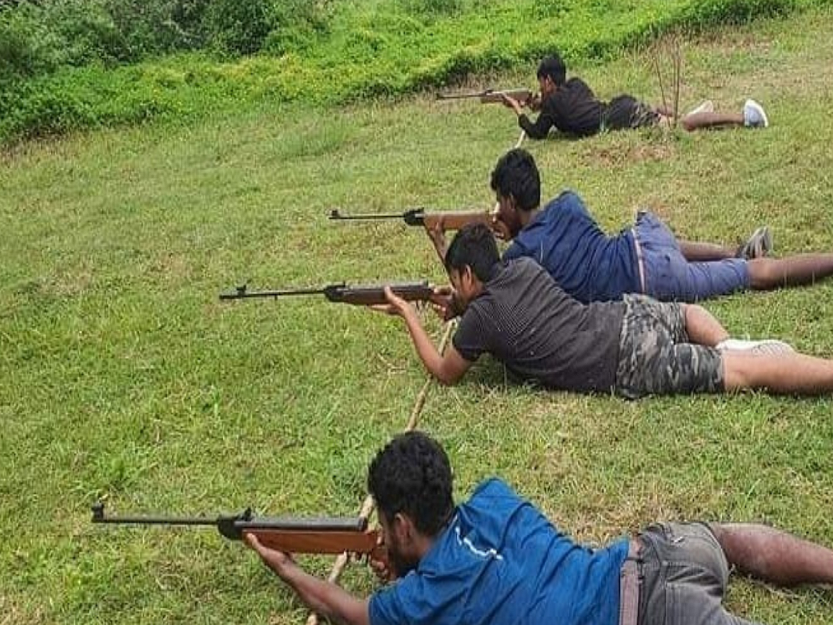 हवा में बारूद : विवाद के बावजूद कर्नाटक में आर्म्स ट्रेनिंग के बाद उत्तराखंड में बजरंग दल का शिविर