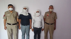 Delhi Mundka Fire: फैक्ट्री मालिक हरीश और वरुण गोयल को दिल्ली पुलिस ने किया गिरफ्तार