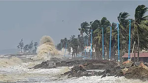चक्रवाती तूफान 'असानी' पड़ा कमजोर, मौसम विभाग ने आंध्र तट के लिए जारी किया अलर्ट