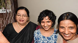 UPSC टॉपर श्रुति शर्मा ने जामिया कोचिंग का जताया आभार, कहा- अच्छा माहौल मिला और अच्छे शिक्षक मिले