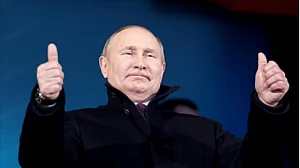 रूसी राष्ट्रपति ने सम्राट पीटर द ग्रेट से की अपनी तुलना, जानें पुतिन ने खुद को क्यों कहा महान?