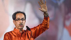 लोकसभा चुनाव: गडकरी को फिर उद्धव ठाकरे का न्योता, 'अपमान हो रहा है तो हमसे जुड़ें, आपकी जीत करेंगे सुनिश्चित'