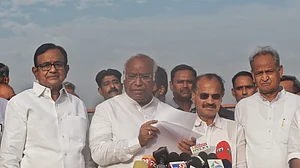 अग्निपथ योजना और ईडी के मुद्दे पर राष्ट्रपति से मिला कांग्रेस का प्रतिनिधिमंडल, सौंपे दो ज्ञापन