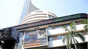 अर्थ जगत: शेयर बाजार में गिरावट जारी और हुंडई मोटर, किआ की बिक्री 2023 में रिकॉर्ड स्तर पर पहुंची