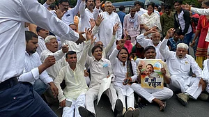 दिल्ली: ED दफ्तर के बाहर कांग्रेस का विरोध प्रदर्शन, अशोक गहलोत, दीपेंद्र हुड्डा समेत हिरासत में लिए गए कई बड़े नेता