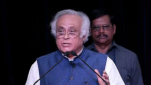 राहुल गांधी के मुद्दे पर विपक्ष की बैठक आज, सांसद करेंगे प्रदर्शन, जयराम रमेश बोले- 'ये लोकतंत्र से जुड़ा है मुद्दा'