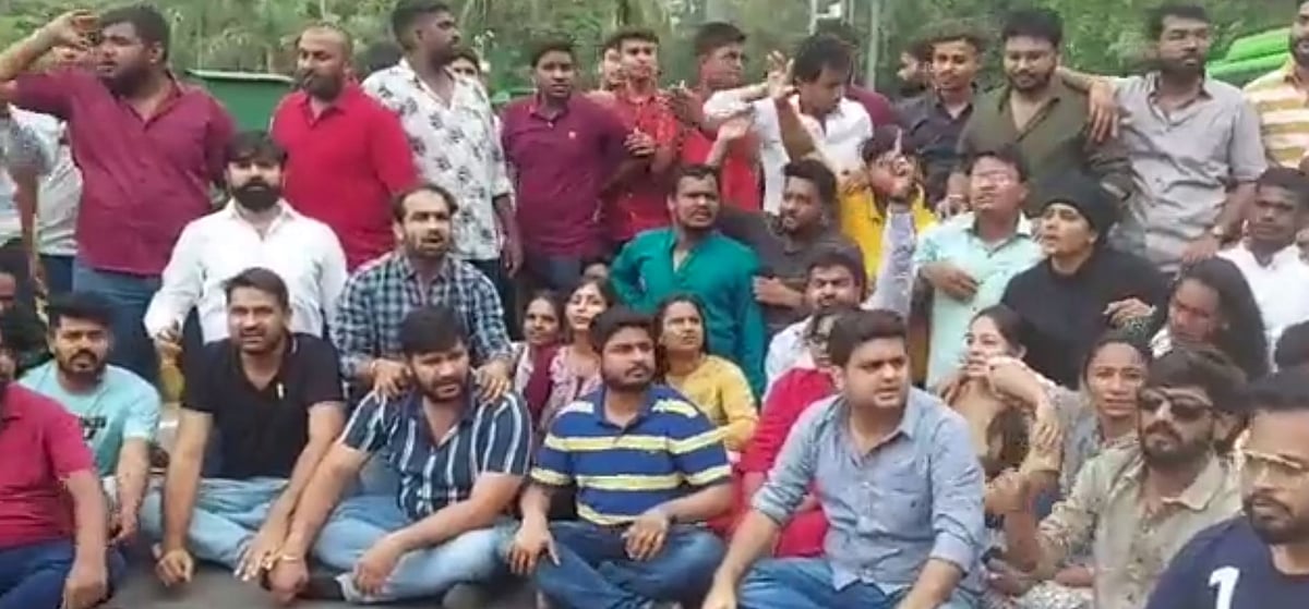 कश्मीर से कन्याकुमारी तक कांग्रेस का हल्ला बोल, ED के खिलाफ प्रदर्शन, मोदी सरकार के खिलाफ नारेबाजी 