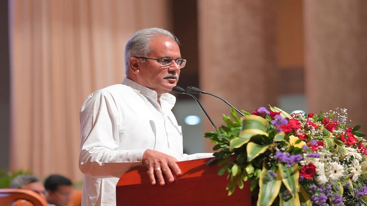 छत्तीसगढ़ के CM बघेल ने कहा- गोबर खरीद का BJP उड़ा रही मजाक, हम गांवों में पैसा देकर बना रहे ग्रामीण औद्योगिक शक्ति