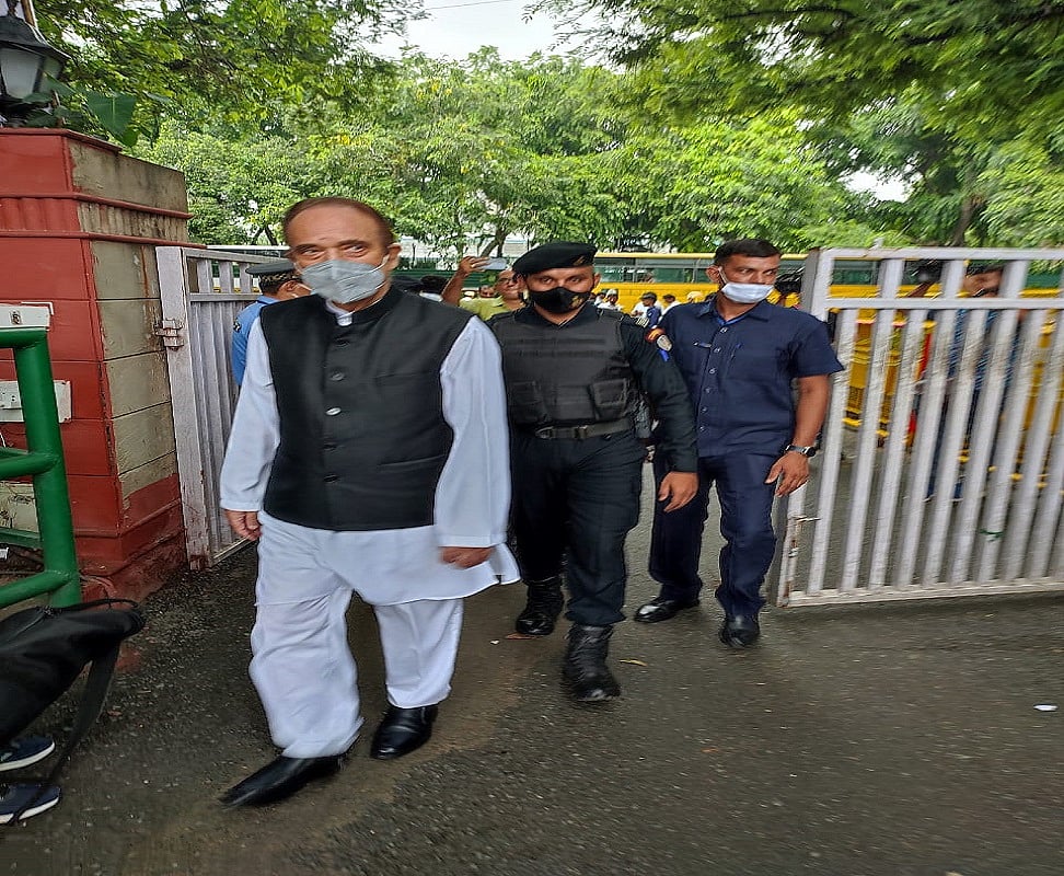 बड़ी खबर LIVE: द्रौपदी मुर्मू भारत की पहली महिला आदिवासी राष्ट्रपति बनीं, पीएम मोदी, राहुल गांधी ने दी बधाई