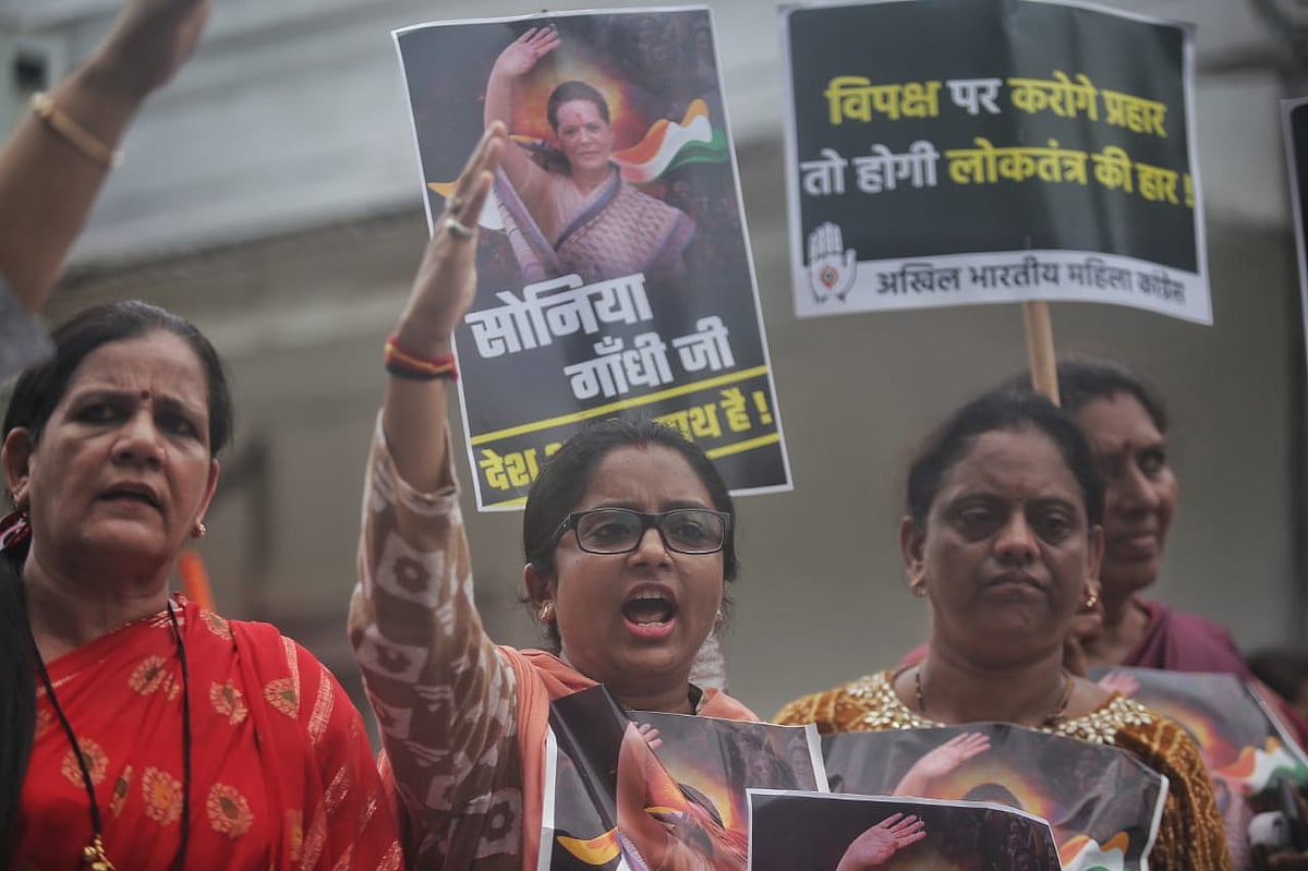 सोनिया गांधी को ईडी दफ्तर बुलाकर क्या मोदी सरकार ने राजनीतिक गलती कर दी!