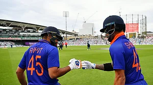 Ind Vs Eng: पहले वनडे में भारत ने इंग्लैंड को 10 विकेट से धोया, रोहित-बुमराह का शानदार प्रदर्शन