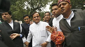 कांग्रेस ने अहमद पटेल पर लगाए गए आरोपों का किया खंडन, PM मोदी पर साधा निशाना, कहा- दिवंगत को भी नहीं बख्शा