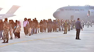 मोदी सरकार ने यूक्रेन से जिन मेडिकल छात्रों को स्वदेश लाने का लिया श्रेय, उन्हें अधर में छोड़ा! दर-दर भटक रहे छात्र