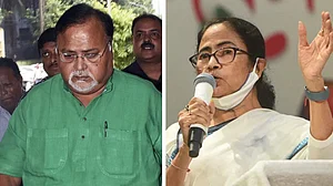 WBSSC Scam: घोटाले में घिरे पार्थ चटर्जी के खिलाफ ममता का एक्शन, मंत्री पद से छुट्टी, सभी विभागों से भी हटाया