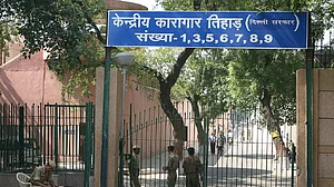 विचाराधीन कैदियों की बढ़ती संख्या से सुप्रीम कोर्ट चिंतित, कहा- पुलिस तंत्र जैसा नहीं लगना चाहिए लोकतंत्र