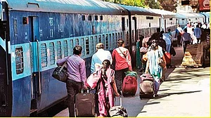 रेलवे ने 15 अगस्त के दिन कई गाड़ियों को किया रद्द, कई के मार्ग बदले, यात्रा का है प्लान तो पहले से कर लें पता
