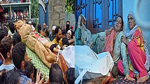 टारगेट किलिंग: कश्मीरी पंडितों पर आतंकी हमले से घाटी में आक्रोश, मुस्लिम समुदाय ने की कड़ी निंदा, किया प्रदर्शन