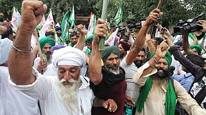 किसान मोर्चा की दिल्ली में महापंचायत, जंतर-मंतर पहुंचे हजारों किसान, केंद्रीय मंत्री अजय मिश्रा टेनी की गिरफ्तारी की मांग