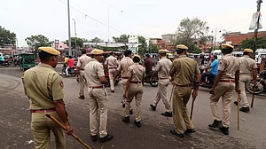 बिकरू कांड: गैंगस्टर विकास दुबे की पत्नी की होजियरी फैक्ट्री कोर्ट के आदेश पर सील, जानें पूरा मामला