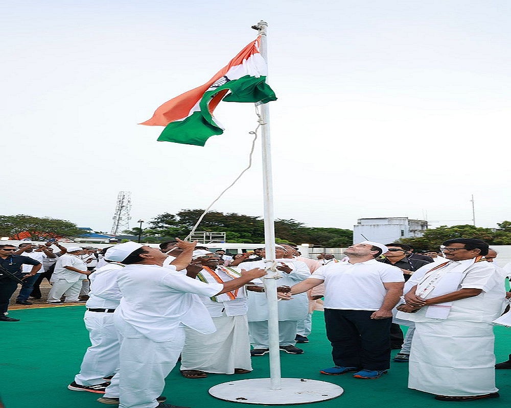 'भारत जोड़ो यात्रा' का दूसरा दिन आज, अगस्तीस्वरम से आगे निकली पदयात्रा, यात्रा में उमड़ा जनसैलाब
